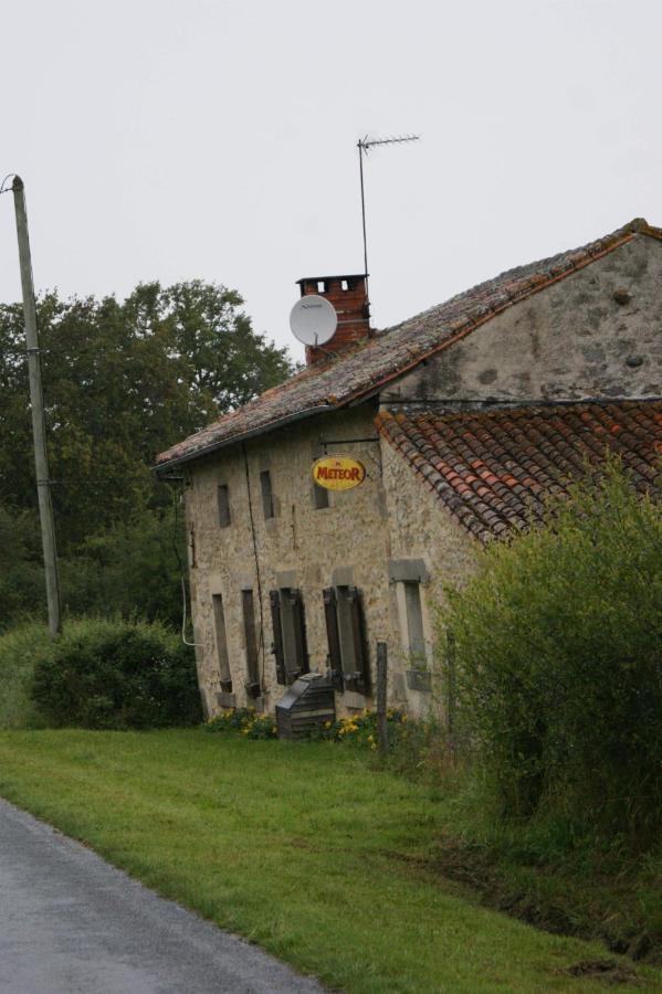 Chez Gondat Chambre D'Hotes Saint-Martial-sur-Isop Exterior photo